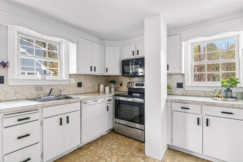183 Derby Road Melrose, MA 02176 - Photo 12 of 37 Gallery Image 12