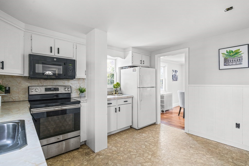183 Derby Road Melrose, MA 02176 - Photo 13 of 37 Gallery Image 13