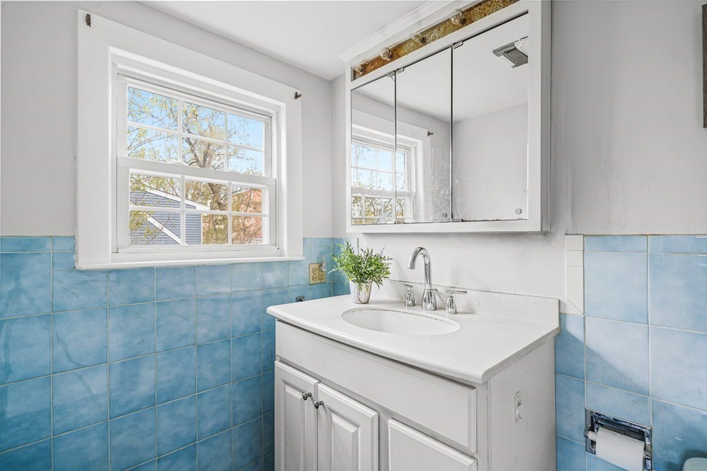 183 Derby Road Melrose, MA 02176 - Photo 22 of 37 Gallery Image 22