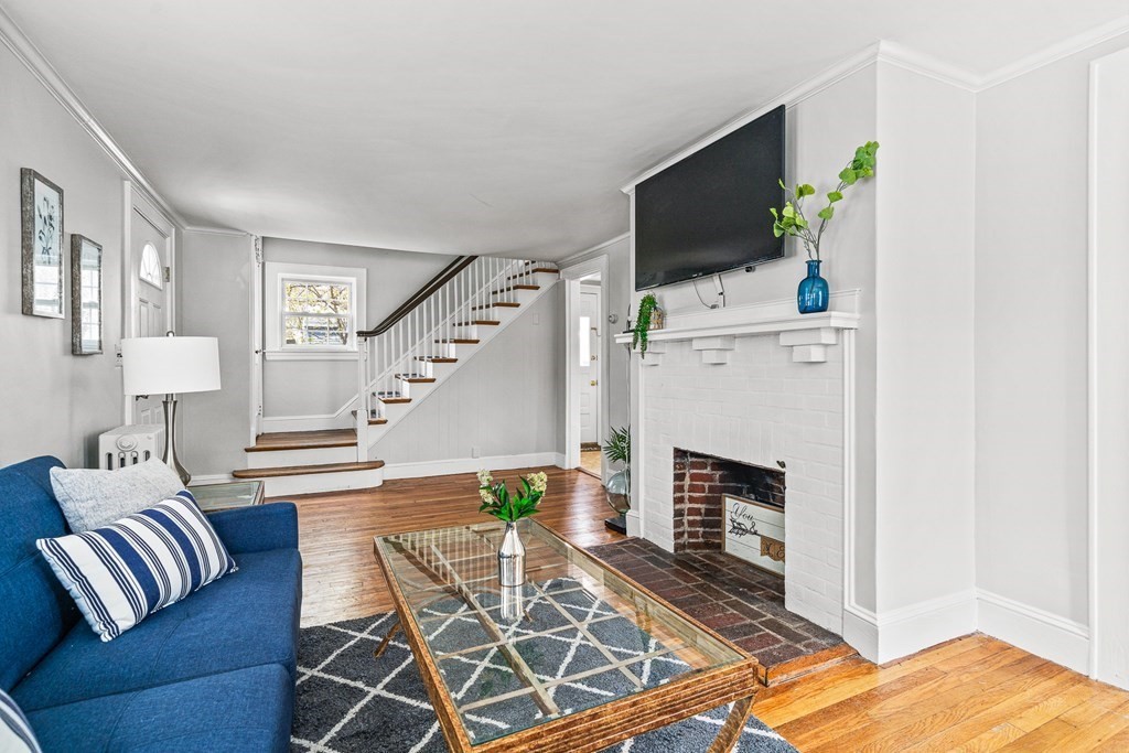 183 Derby Road Melrose, MA 02176 - Photo 6 of 37 Gallery Image 6