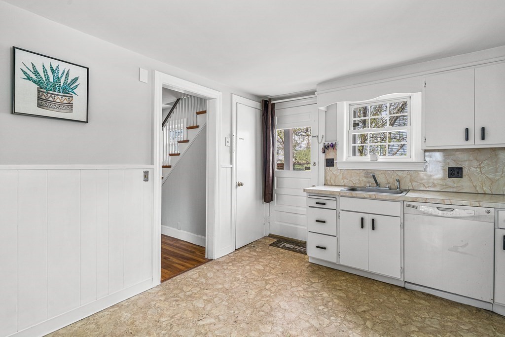 183 Derby Road Melrose, MA 02176 - Photo 10 of 37 Gallery Image 10