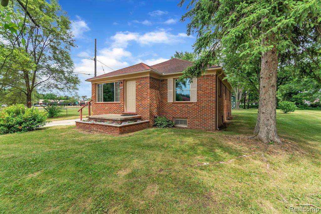 3039 Donley Avenue Rochester, MI 48309 - Photo 4 of 33