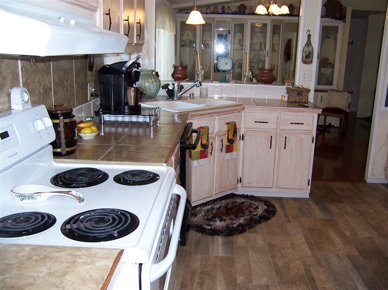2784 Merlin Road Grants Pass, OR 97526 - Photo 15 of 31 Kitchen - Tile Counter Tops