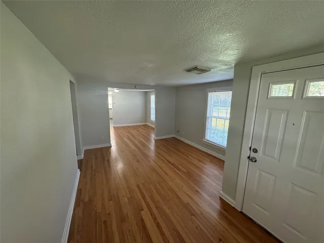 $1,550 | 512 Rice Street, Angleton, TX 77515