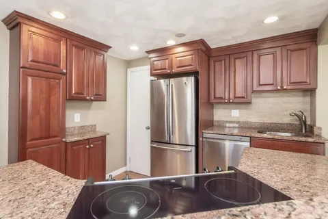 $3,100 | 32 Hamilton Road, Unit 32, Wakefield, MA 01880