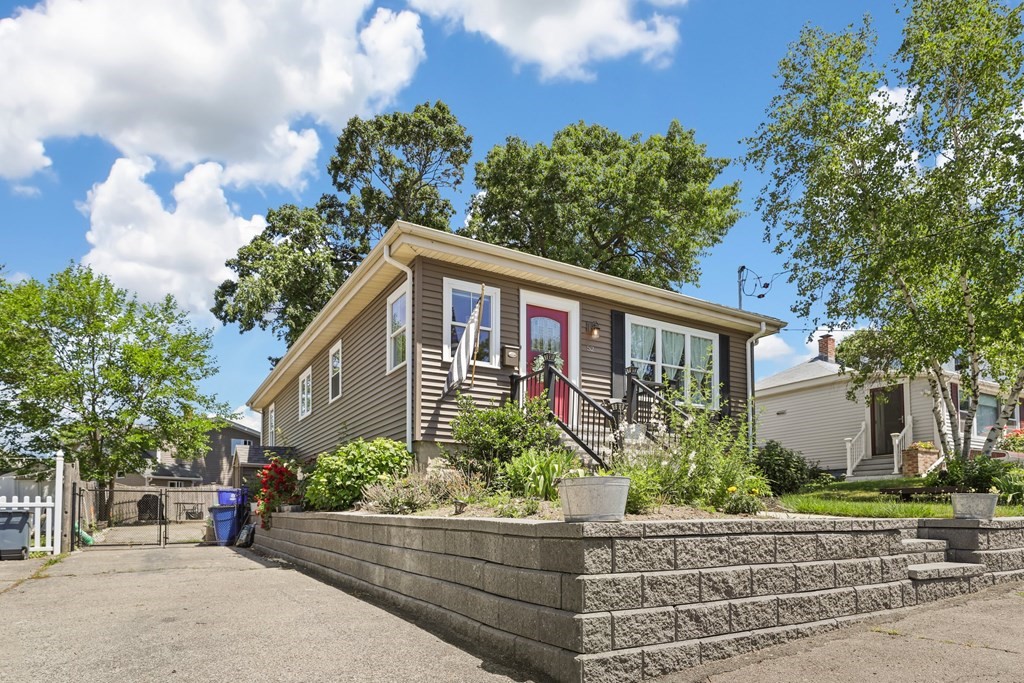 52 Curlew Road Quincy, MA 02169 - Photo 3 of 35