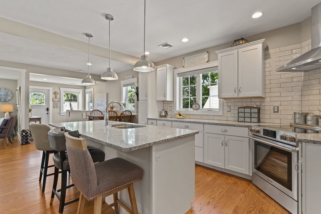 52 Curlew Road Quincy, MA 02169 - Photo 5 of 35