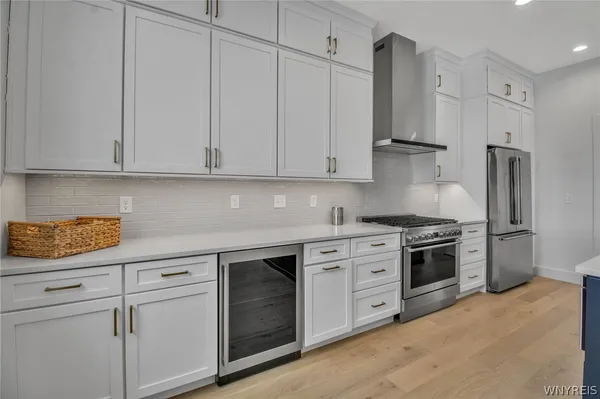 $869,000 | 258 Lakefront Boulevard, Buffalo, NY 14202