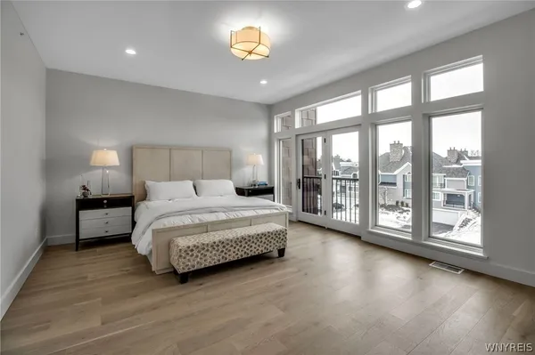 $869,000 | 258 Lakefront Boulevard, Buffalo, NY 14202