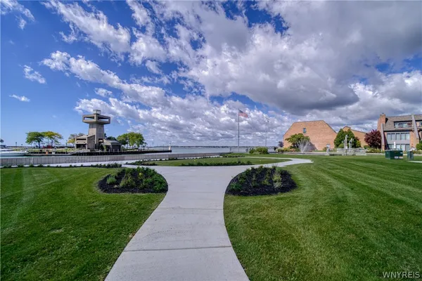 $869,000 | 258 Lakefront Boulevard, Buffalo, NY 14202