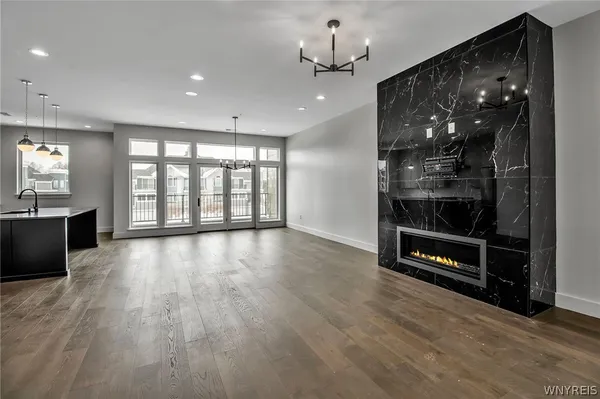 $869,000 | 258 Lakefront Boulevard, Buffalo, NY 14202