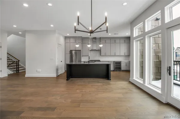 $869,000 | 258 Lakefront Boulevard, Buffalo, NY 14202