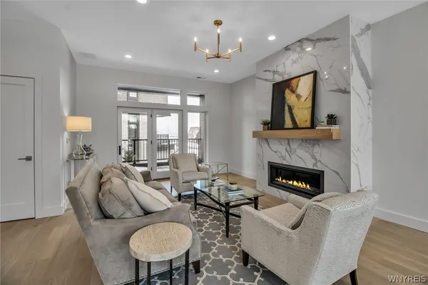 $869,000 | 258 Lakefront Boulevard, Buffalo, NY 14202