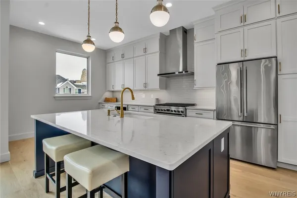 $869,000 | 258 Lakefront Boulevard, Buffalo, NY 14202