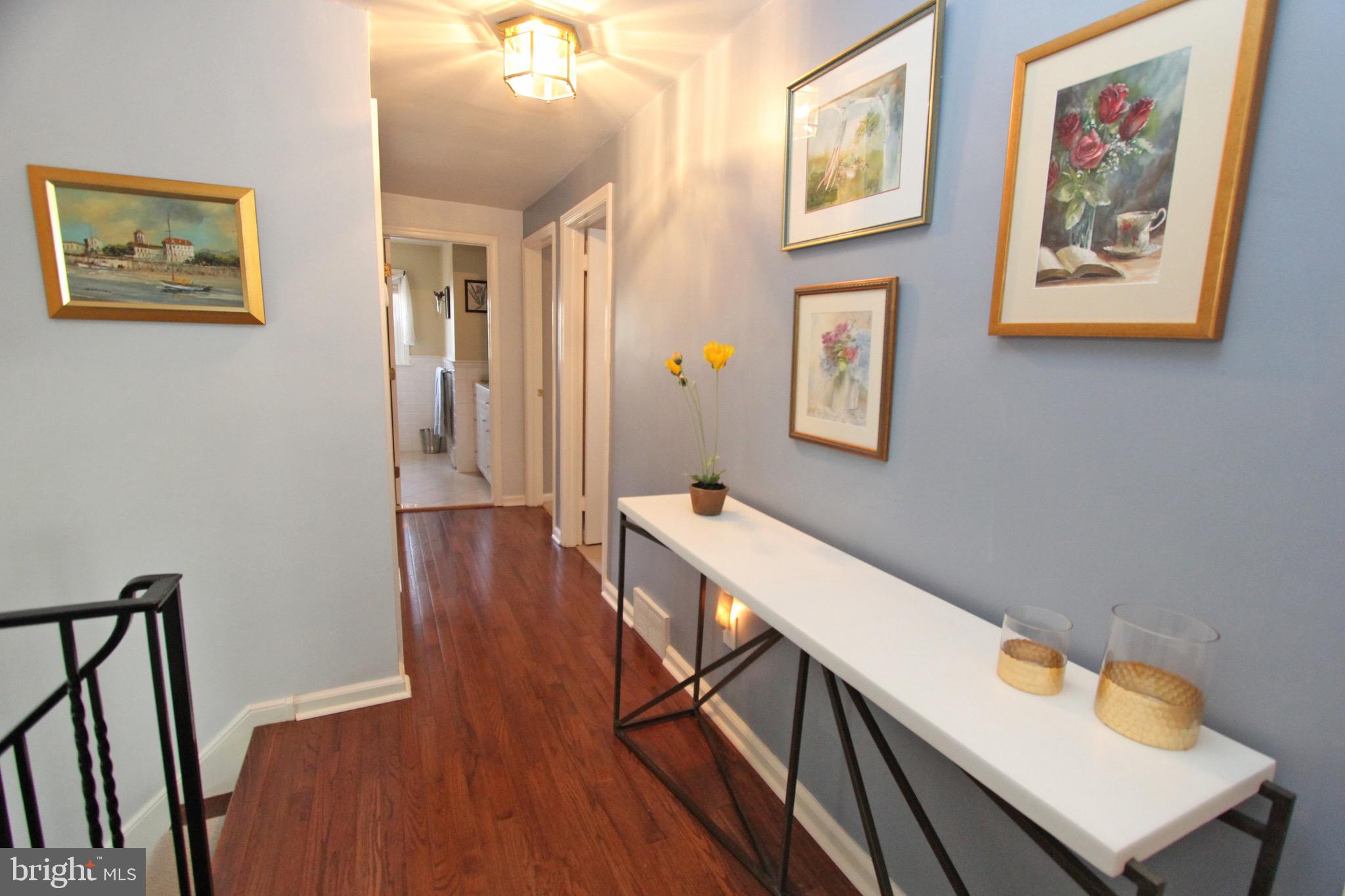 419 Woodcrest Road Wayne, PA 19087 - Photo 26 of 44 upper level hallway