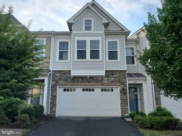 $3,495 | 42318 Benfold Square, Brambleton, VA 20148