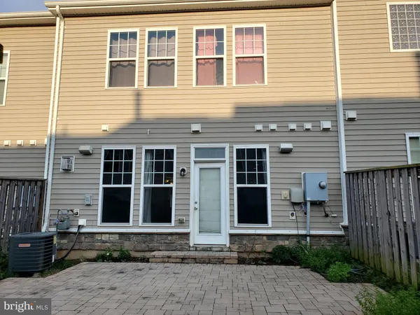 $3,495 | 42318 Benfold Square, Brambleton, VA 20148