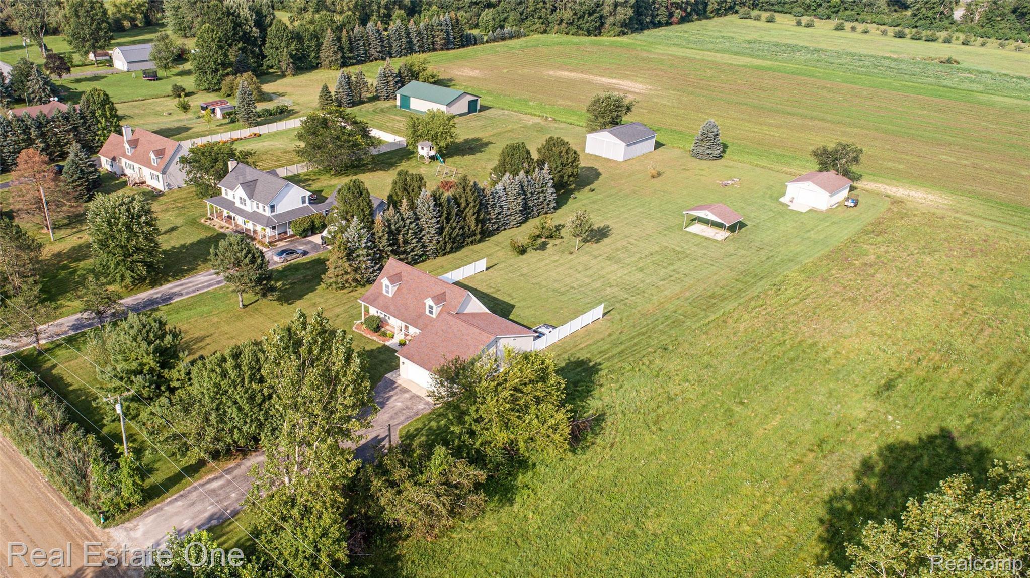 22695 Otter Road New Boston, MI 48164 - Photo 35 of 37 -32.jpg