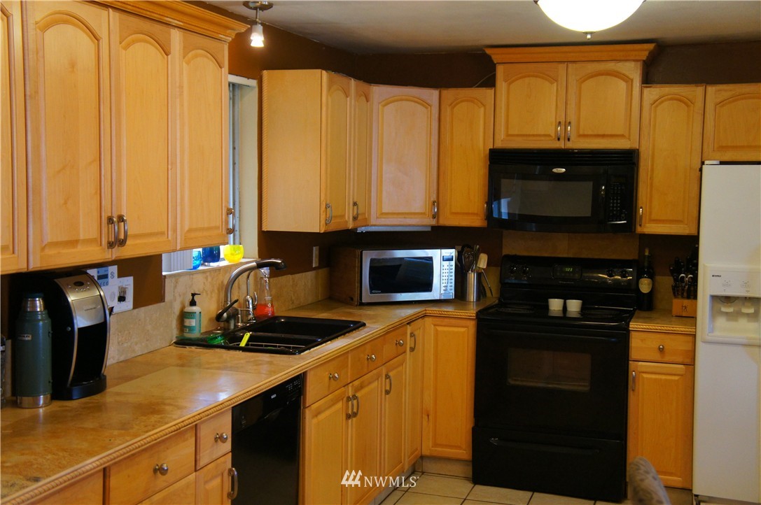 11330 2nd Place West Everett, WA 98204 - Photo 4 of 24