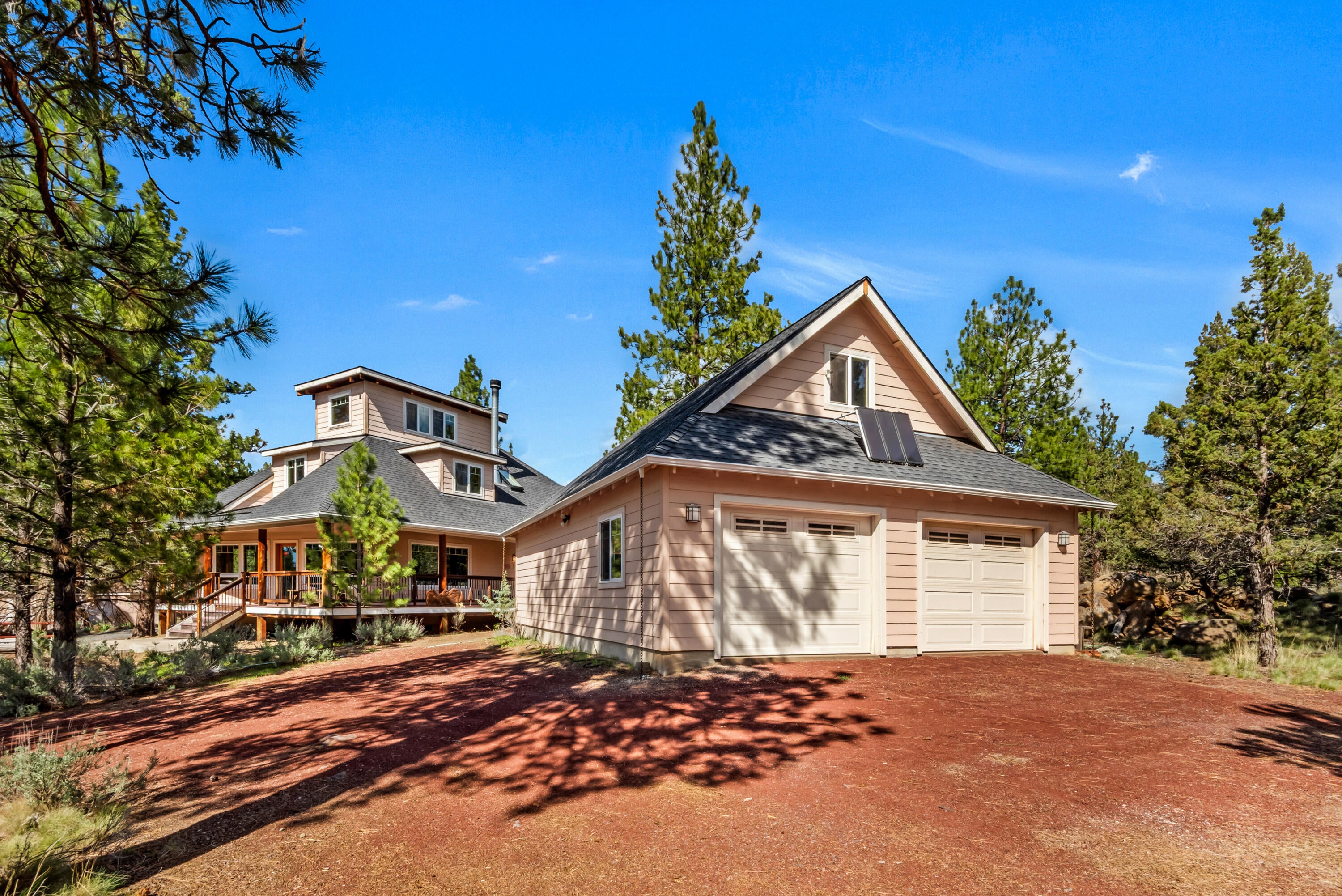 69410 Green Ridge Loop Sisters, OR 97759 - Photo 2 of 26 02
