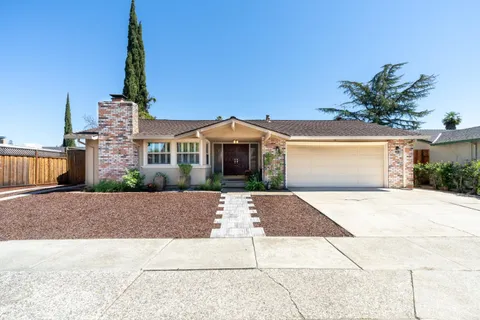 $949,999 | 7680 Santa Paula Drive, Gilroy, CA 95020