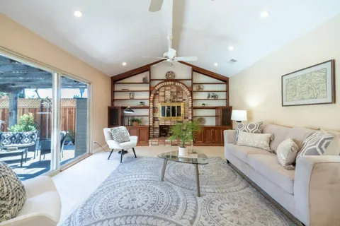 $949,999 | 7680 Santa Paula Drive, Gilroy, CA 95020