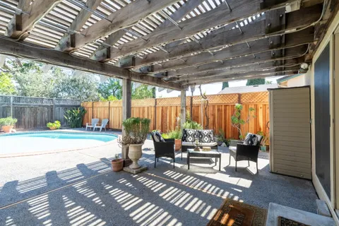 $949,999 | 7680 Santa Paula Drive, Gilroy, CA 95020