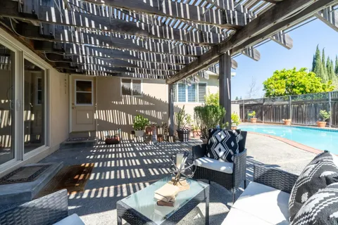 $949,999 | 7680 Santa Paula Drive, Gilroy, CA 95020