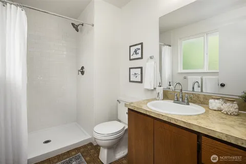 $895,000 | 7223 Northeast 152nd Place, Kenmore, WA 98028