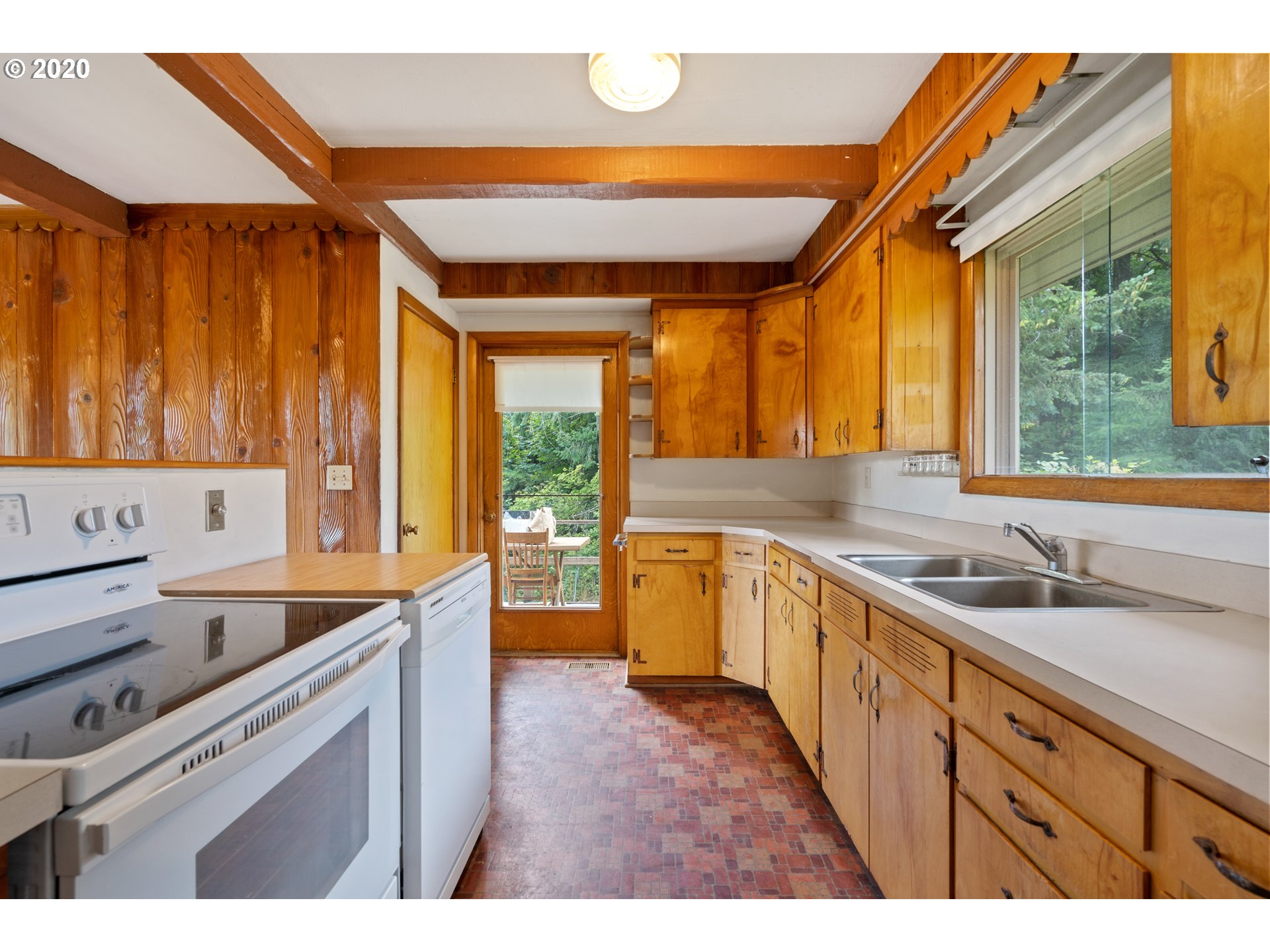 12021 Northwest McNamee Road Portland, OR 97231 - Photo 12 of 24