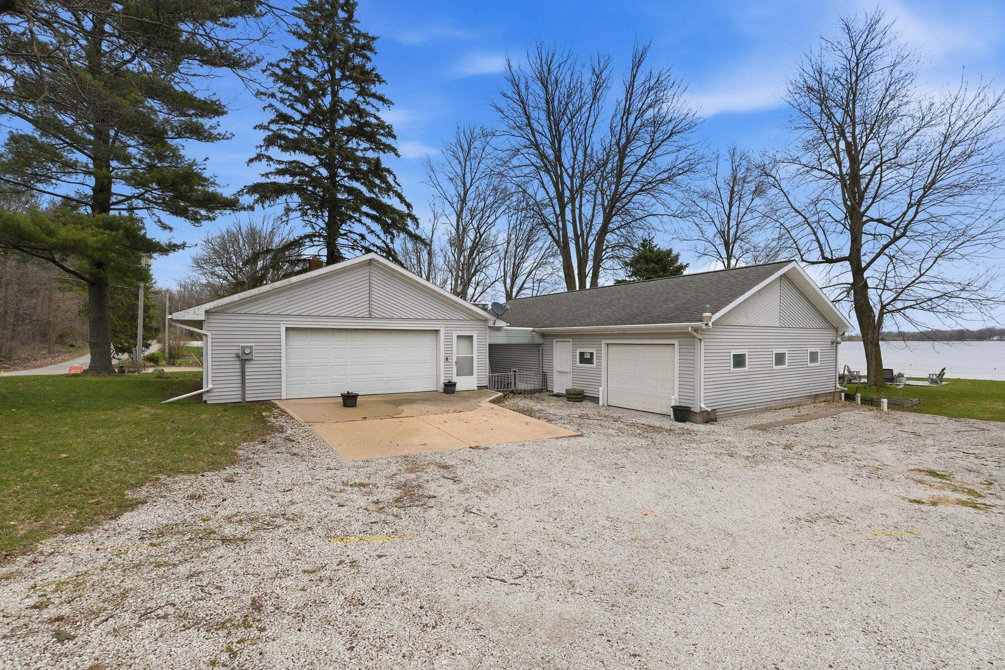 6055 North 190 West Howe, IN 46746 - Photo 6 of 36