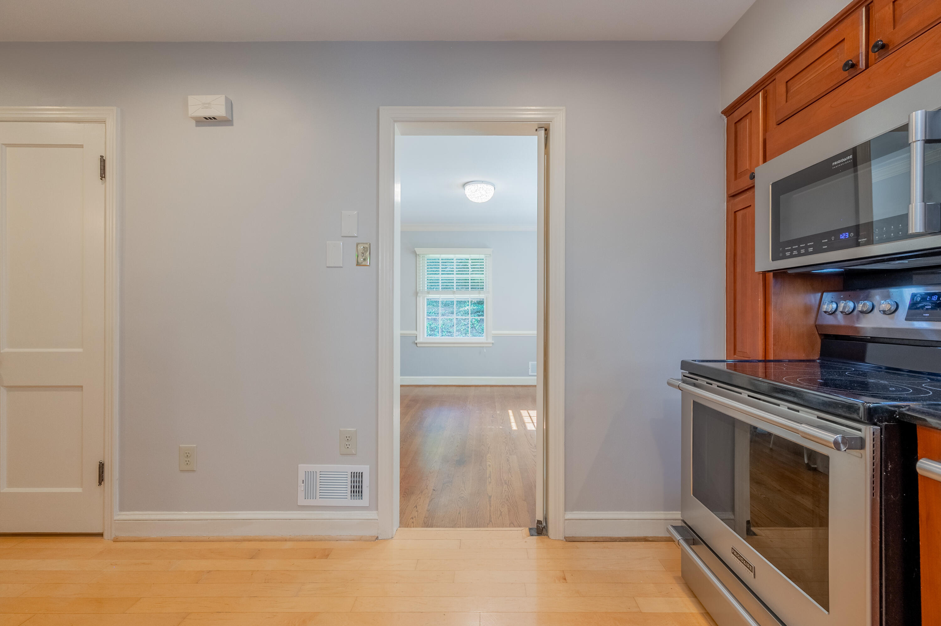 2643 Nottingham Road Southeast Roanoke, VA 24014 - Photo 20 of 105 roanoke-19