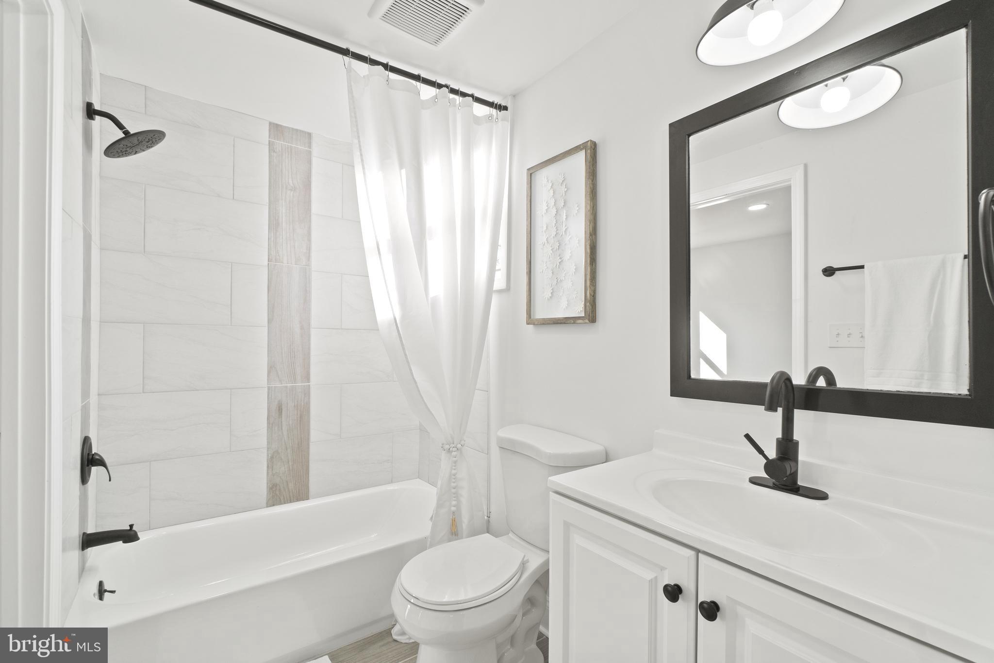 2807 Ruscombe Lane Baltimore, MD 21215 - Photo 18 of 55 1st Floor Full bath