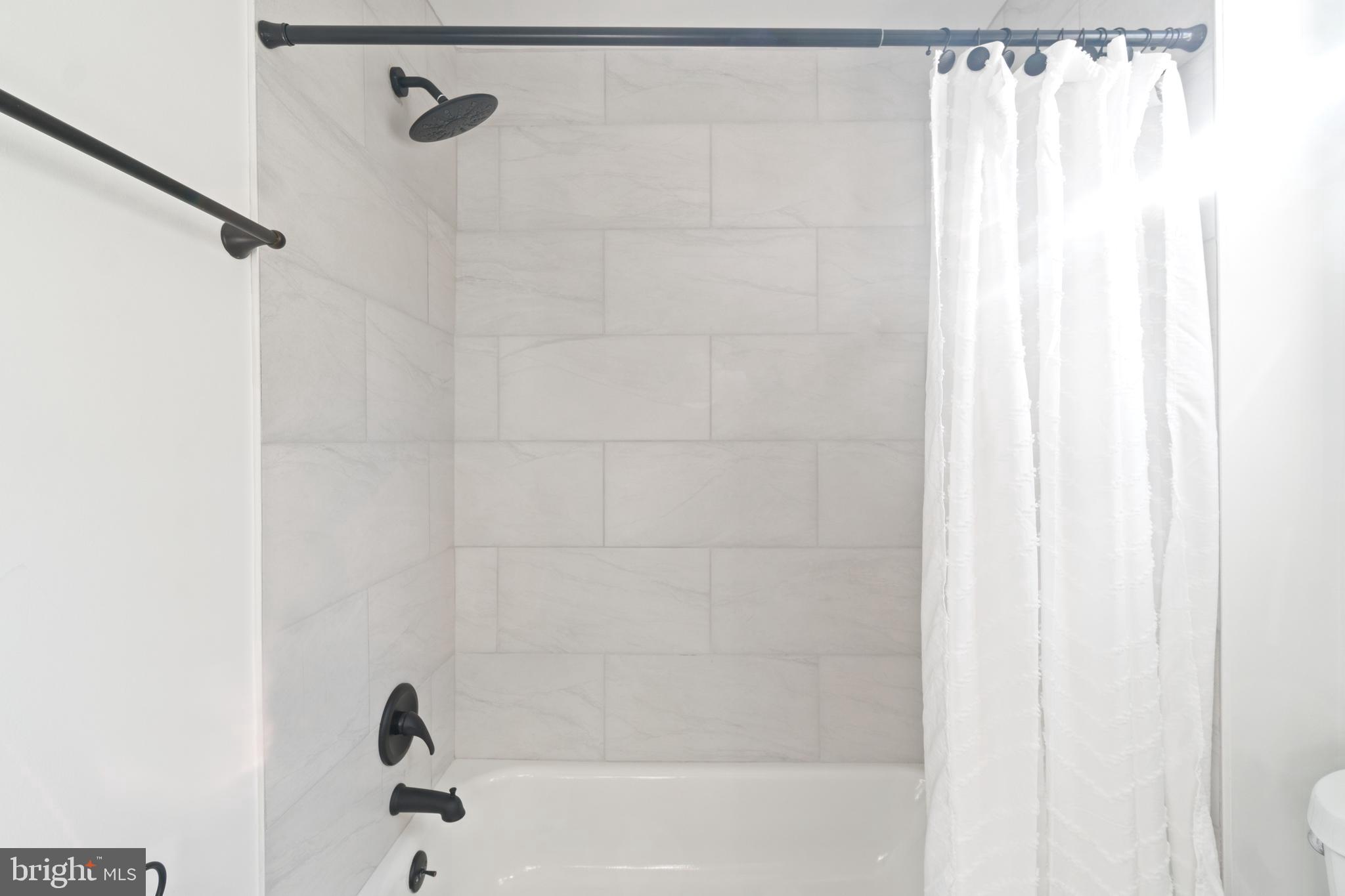 2807 Ruscombe Lane Baltimore, MD 21215 - Photo 26 of 55 2nd Floor Hall Bath