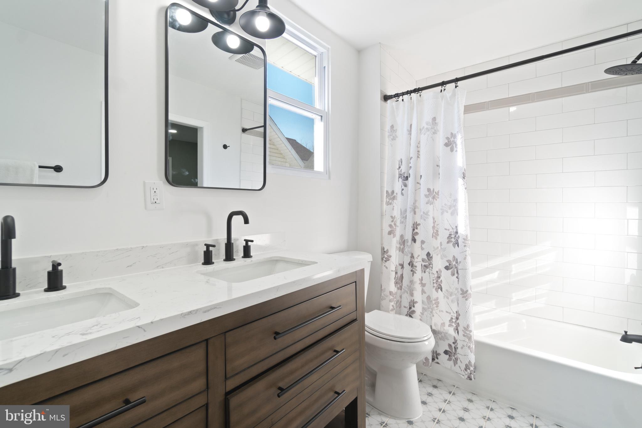 2807 Ruscombe Lane Baltimore, MD 21215 - Photo 31 of 55 Master En-Suite