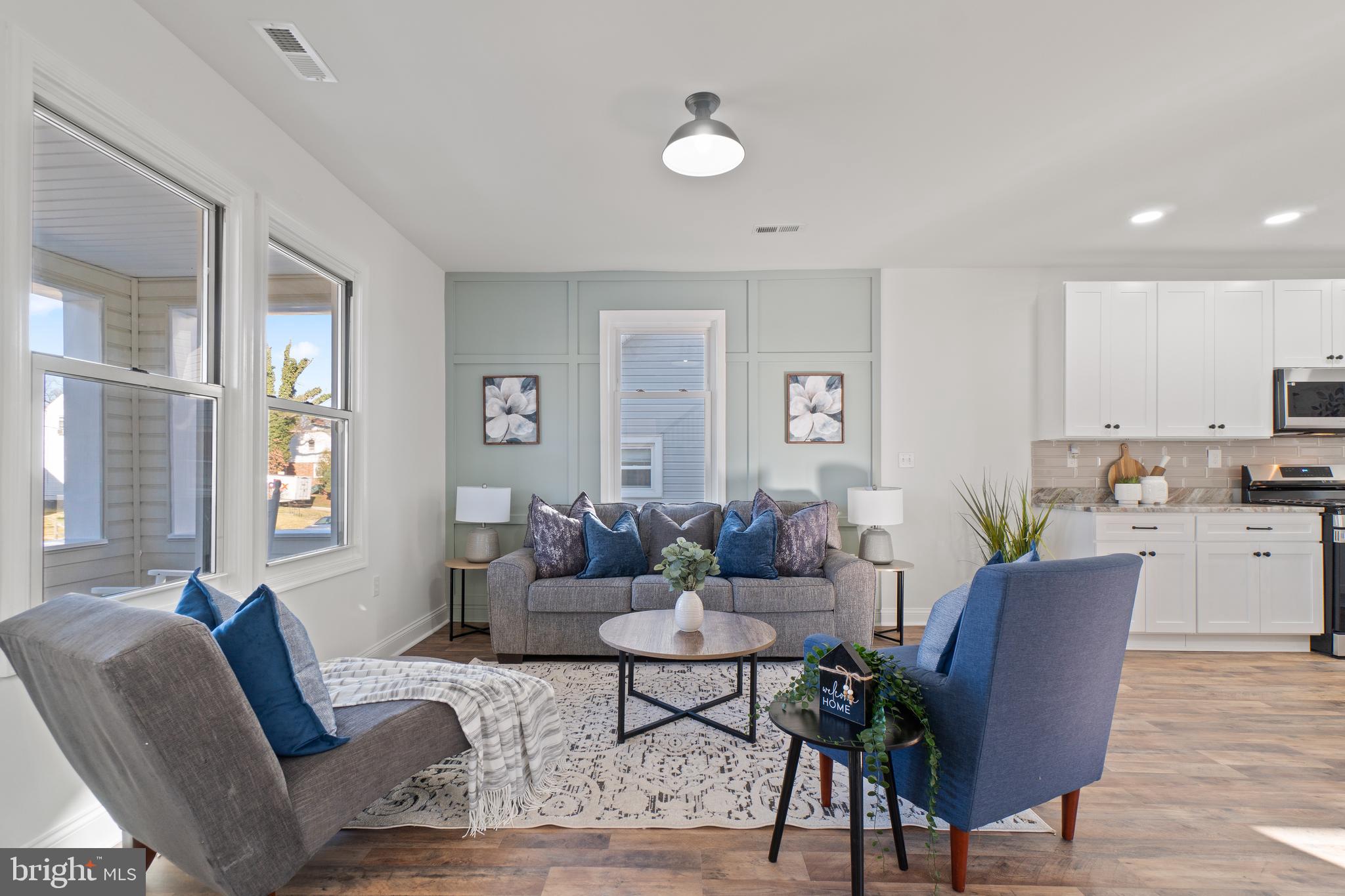 2807 Ruscombe Lane Baltimore, MD 21215 - Photo 7 of 55 Living Room