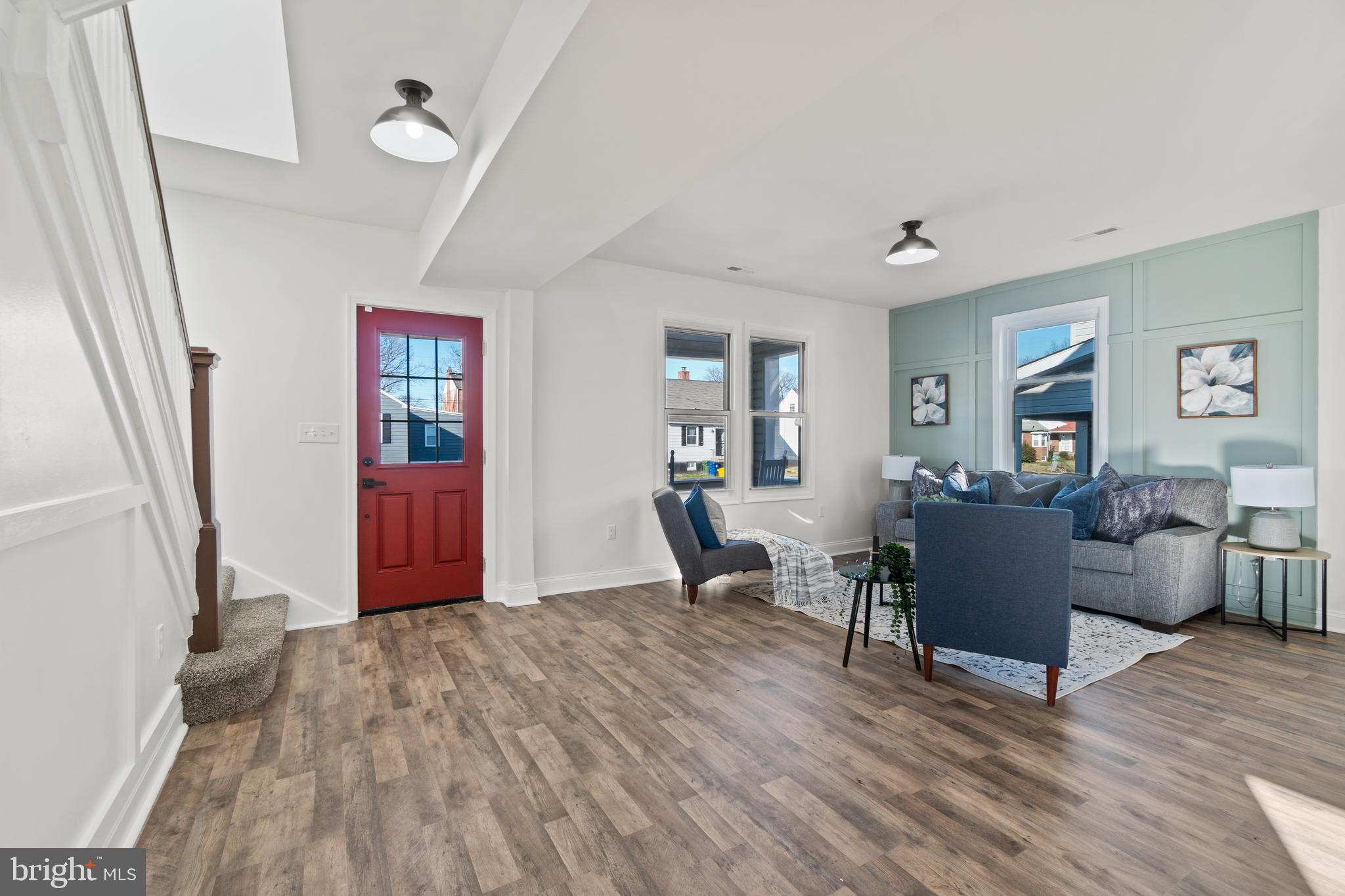 2807 Ruscombe Lane Baltimore, MD 21215 - Photo 9 of 55 Living Room