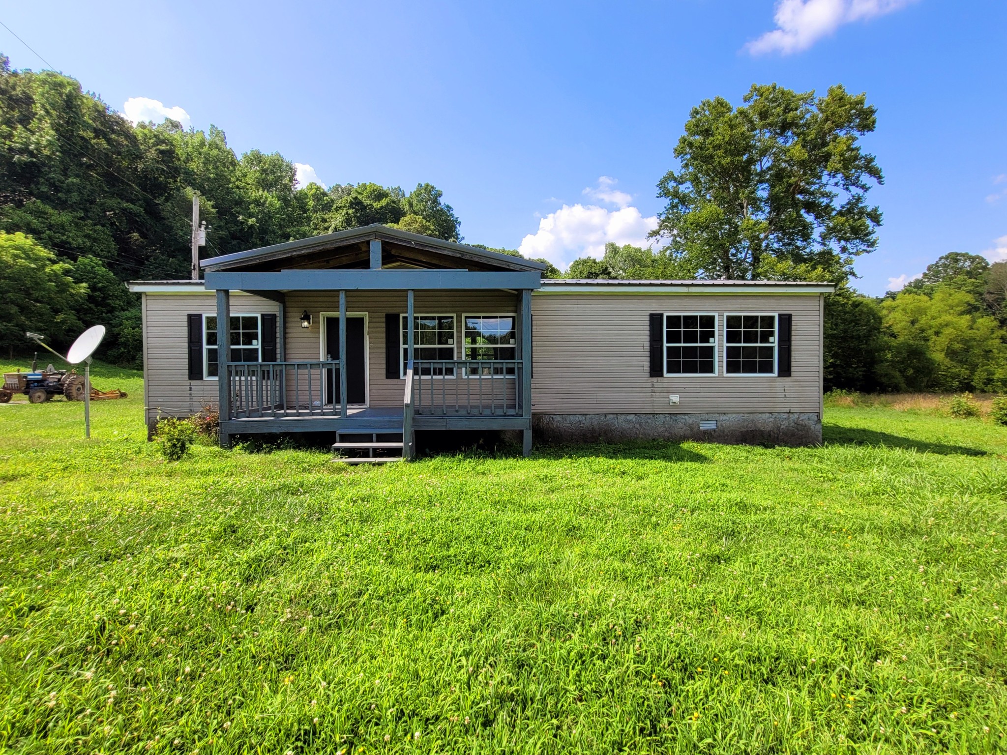 995 Coaling Road Charlotte, TN 37036 - Photo 2 of 17 Gallery Image 2