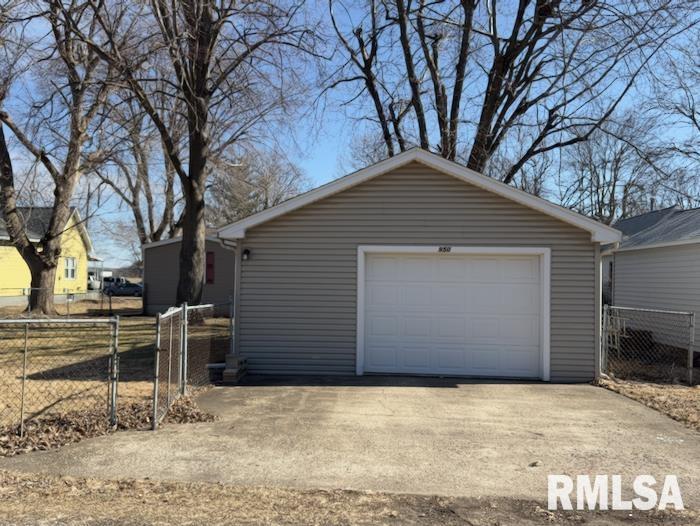950 North 6th Avenue Canton, IL 61520 - Photo 28 of 34