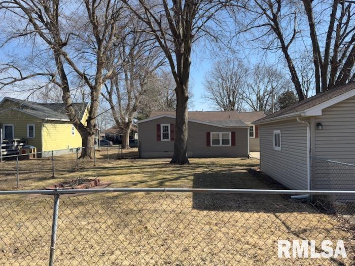 950 North 6th Avenue Canton, IL 61520 - Photo 30 of 34