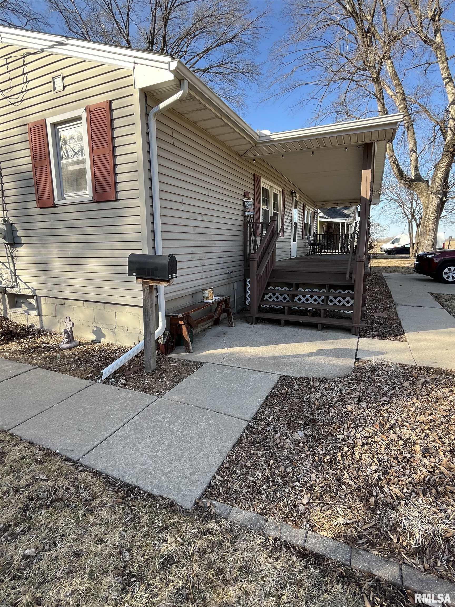 950 North 6th Avenue Canton, IL 61520 - Photo 3 of 34