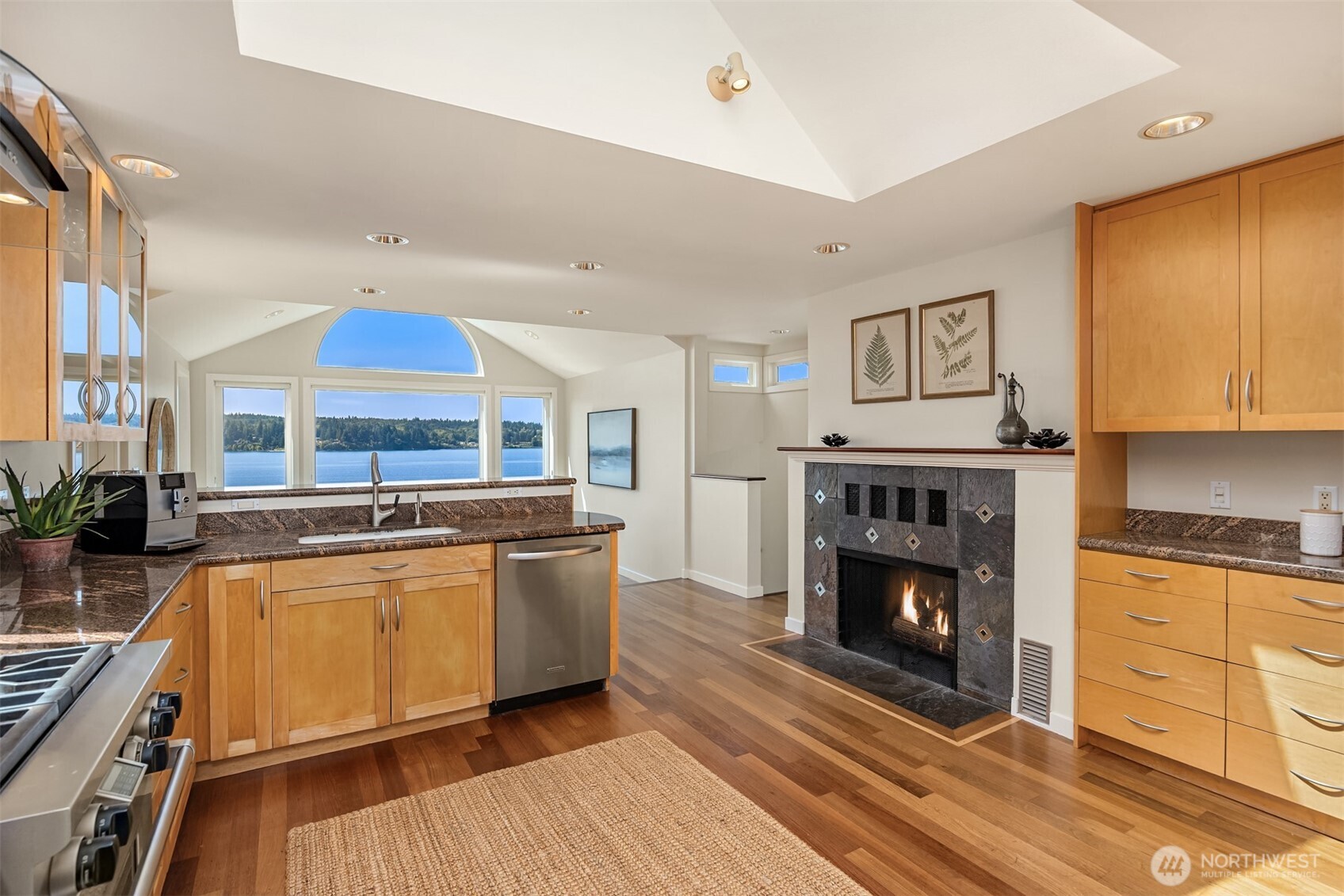 9549 Olympus Beach Road Northeast Bainbridge Island, WA 98110 - Photo 14 of 35