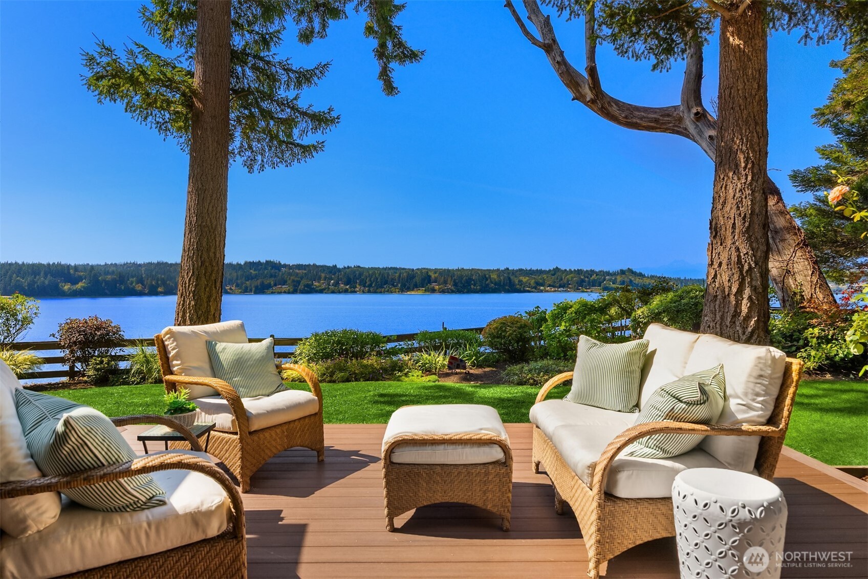 9549 Olympus Beach Road Northeast Bainbridge Island, WA 98110 - Photo 3 of 35