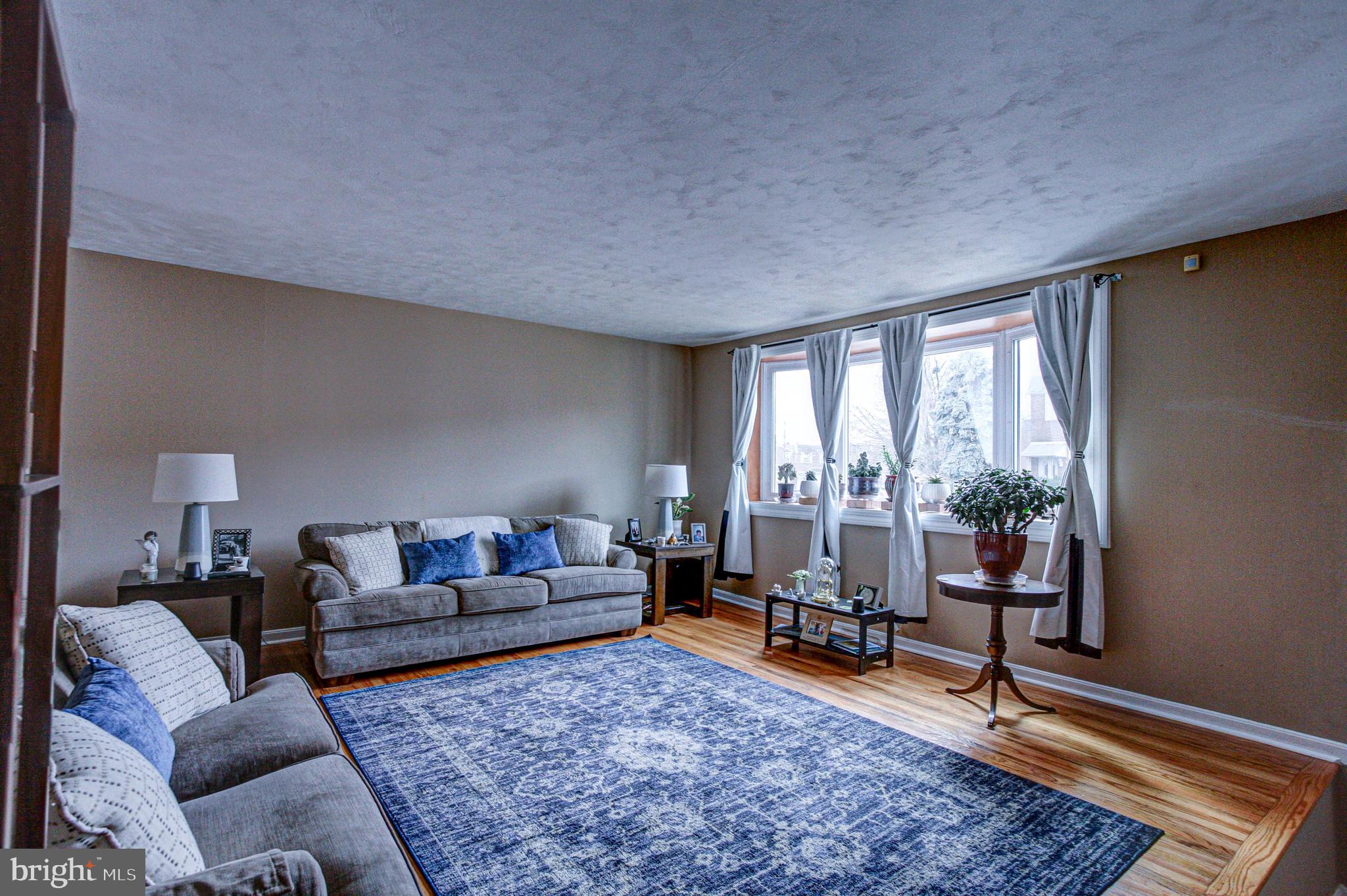 11844 Basile Road Philadelphia, PA 19154 - Photo 3 of 31 Gallery Image 3