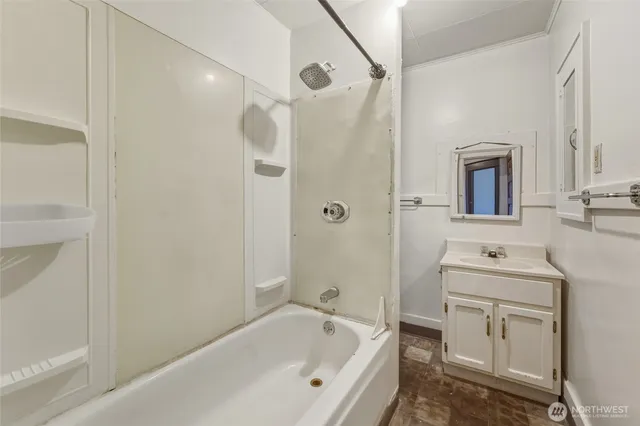 $2,300,000 | 1055 East Isaacs Avenue East, Walla Walla, WA 99362