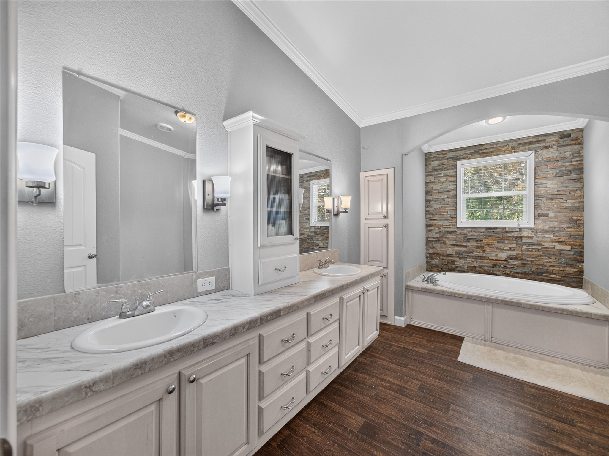 155 Hidden Oaks Loop Elgin, TX 78621 - Photo 17 of 40 Gallery Image 17