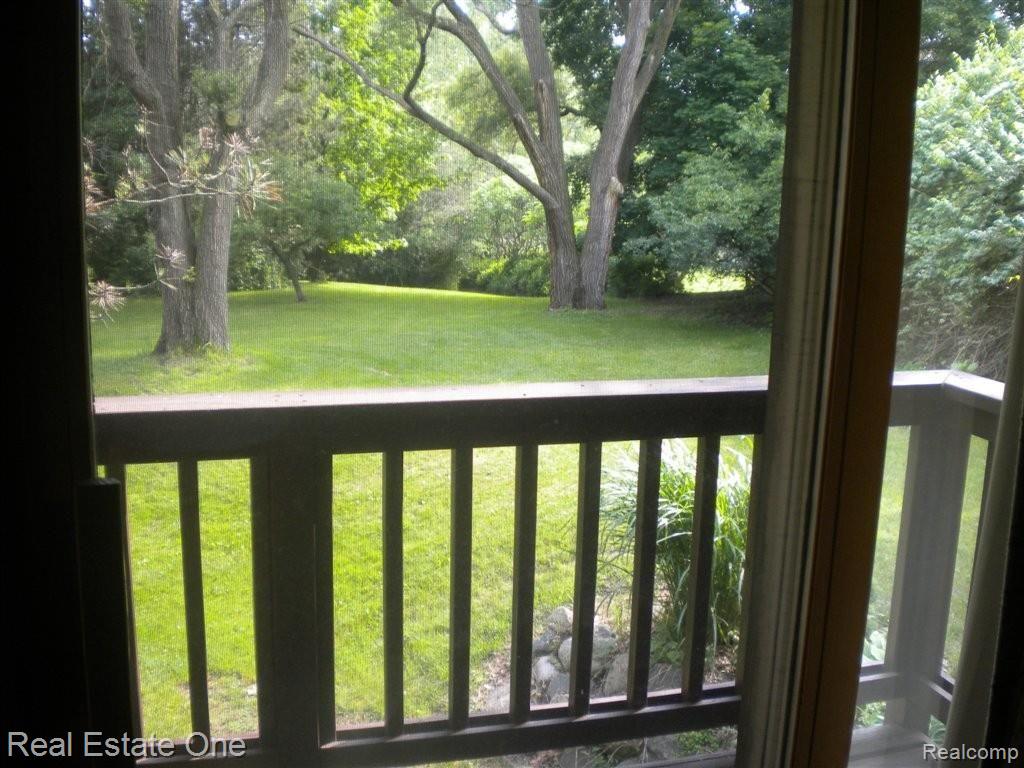 1181 Kingsview Avenue Rochester, MI 48309 - Photo 19 of 23 DSCN2149.JPG