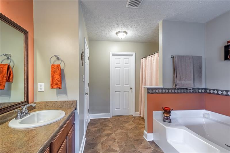 1585 Arndt Road Pittsburgh, PA 15237 - Photo 15 of 25 Gallery Image 15