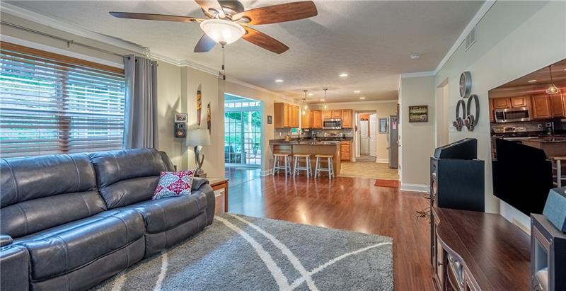 1585 Arndt Road Pittsburgh, PA 15237 - Photo 3 of 25 Gallery Image 3