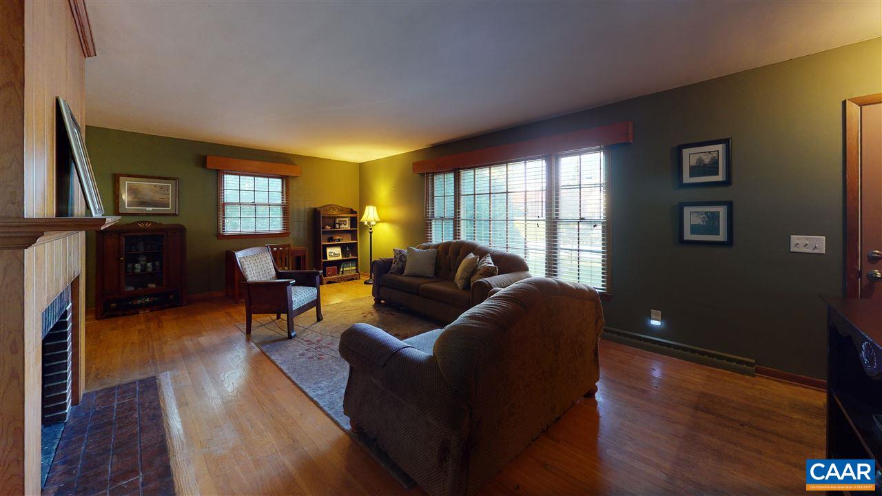1915 Park Road Waynesboro, VA 22980 - Photo 3 of 20 Gallery Image 3